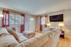 4 Mi to Dtwn Home with Fenced Yard in Portsmouth!